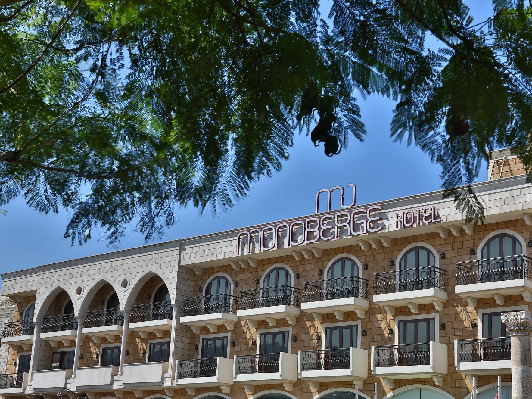 Monoberge Hotel Byblos Eksteriør bilde
