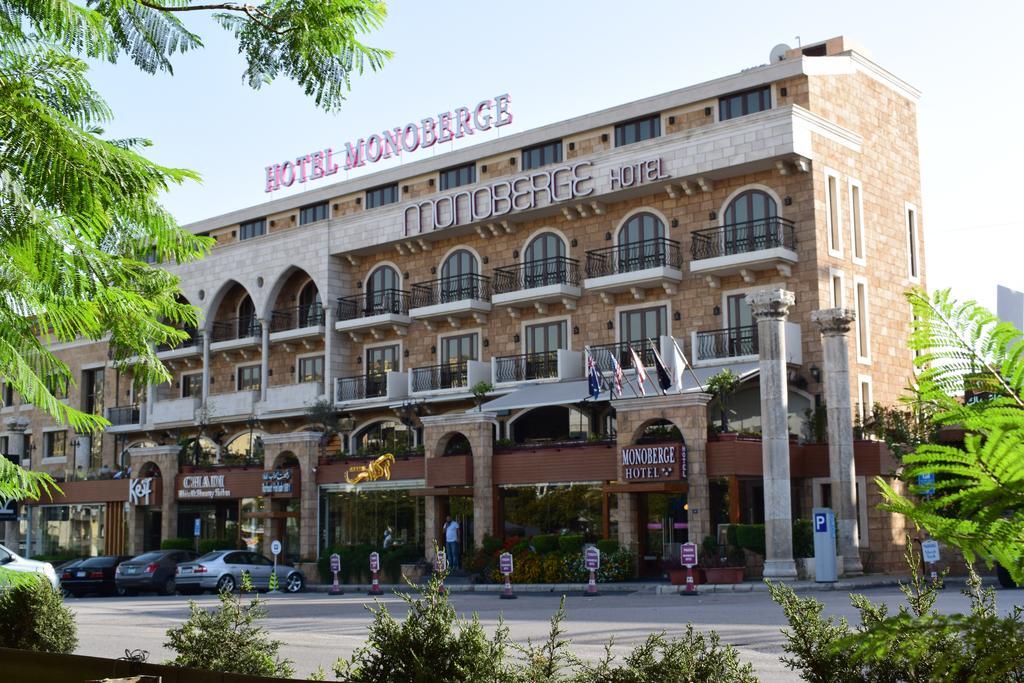 Monoberge Hotel Byblos Eksteriør bilde