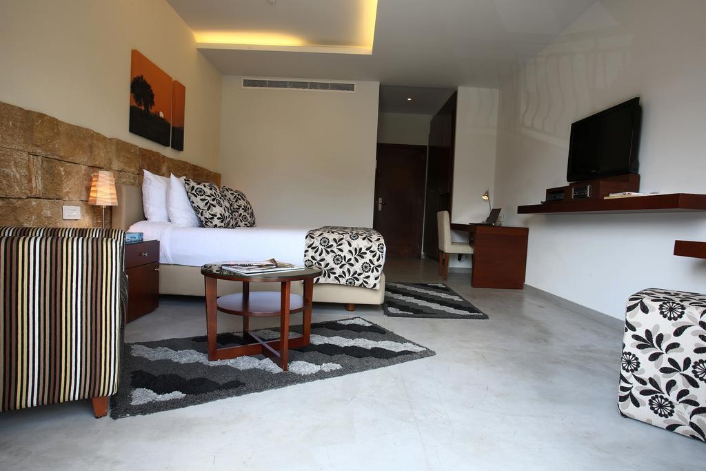 Monoberge Hotel Byblos Eksteriør bilde