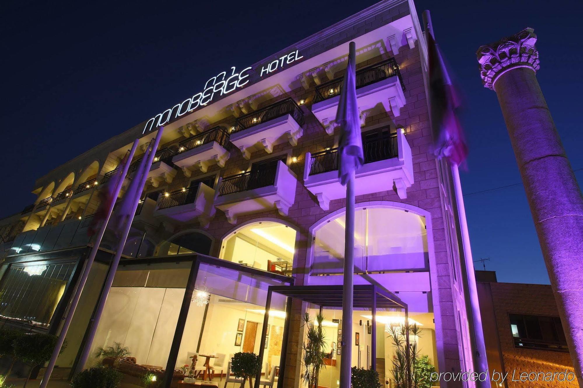 Monoberge Hotel Byblos Eksteriør bilde
