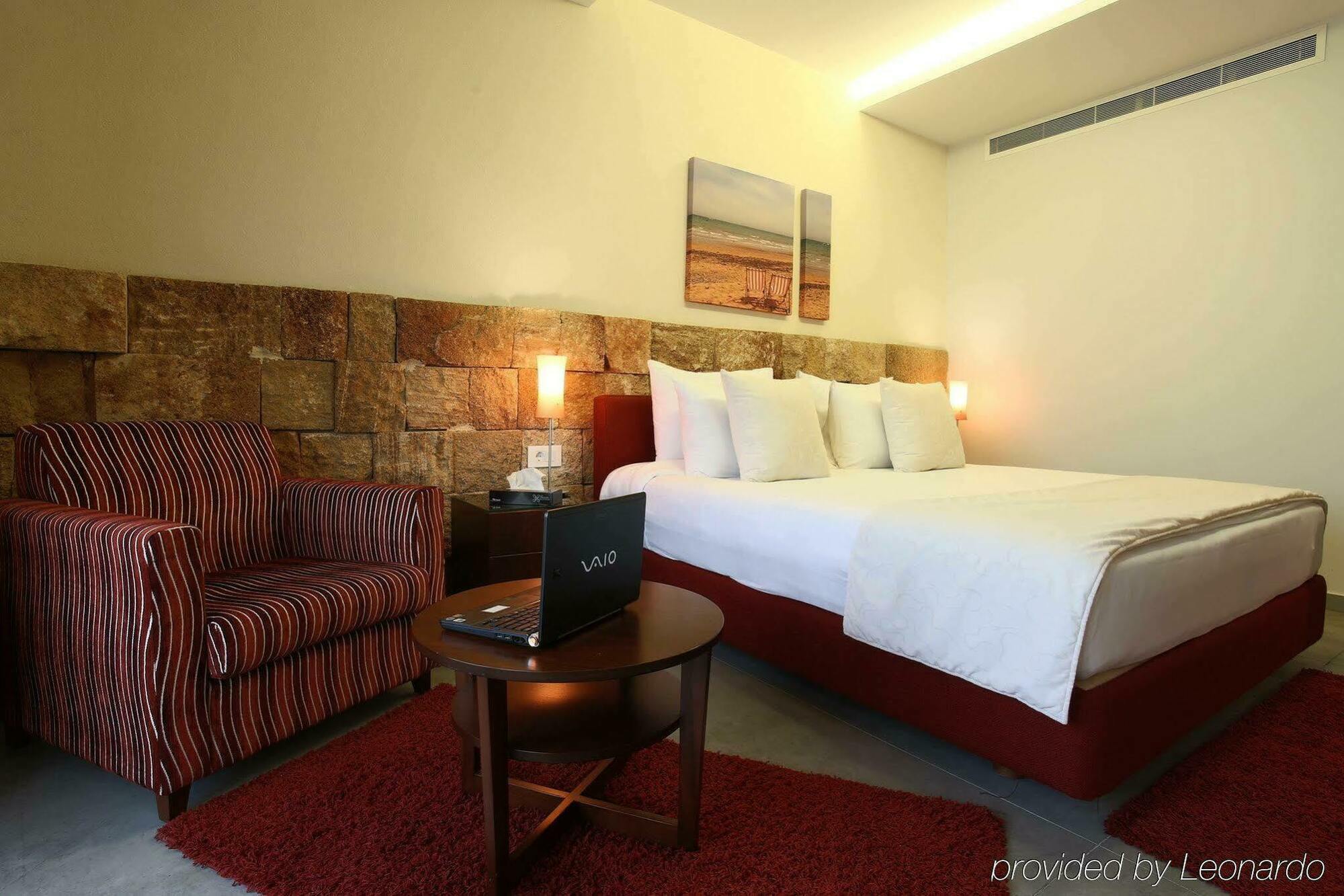 Monoberge Hotel Byblos Eksteriør bilde
