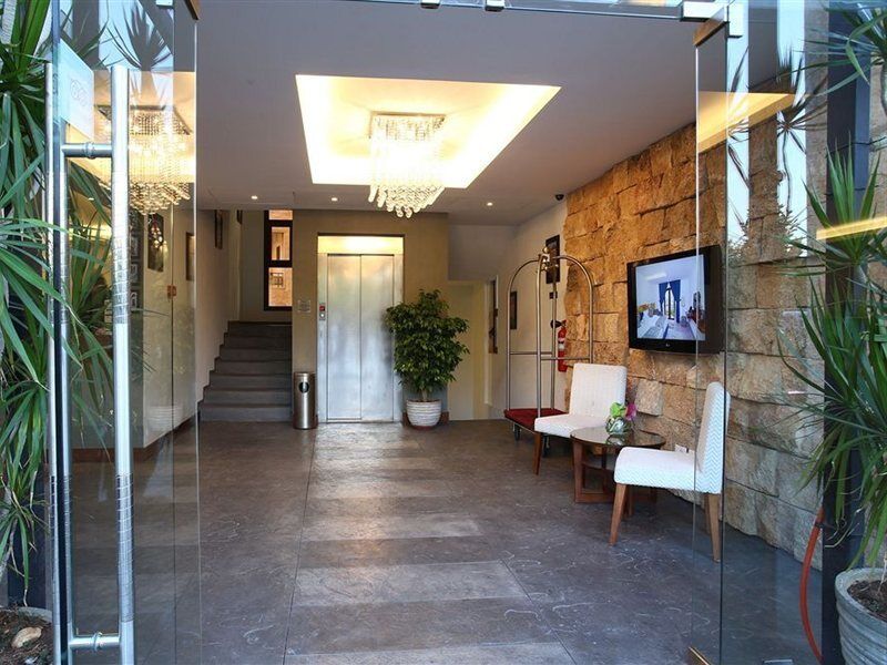 Monoberge Hotel Byblos Eksteriør bilde